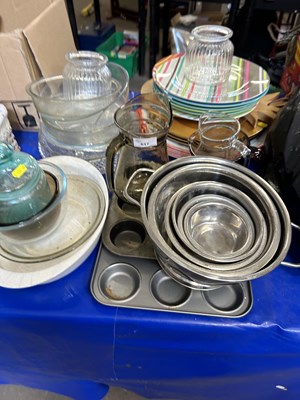 Lot 617 - Quantity of assorted kitchenalia to include...