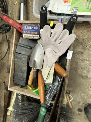 Lot 1021 - Mixed box of shed clearance items to include...