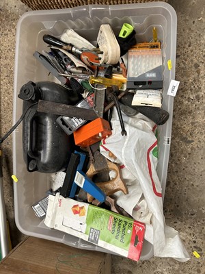 Lot 1022 - Large box of shed clearance items to include...