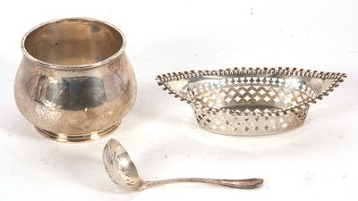 Lot 28 - Mixed Lot: A George V heavy sugar bowl of...