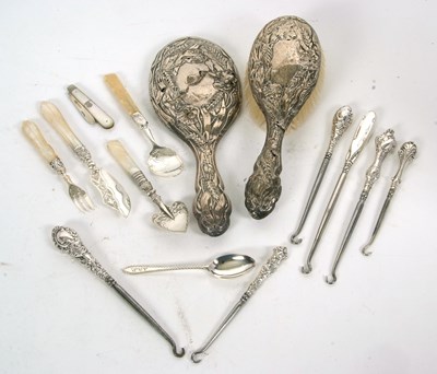 Lot 41 - Mixed Lot: Victorian silver bladed mother of...