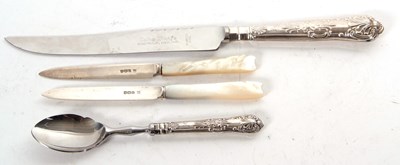 Lot 138 - Mixed Lot: Pair of George V silver bladed...