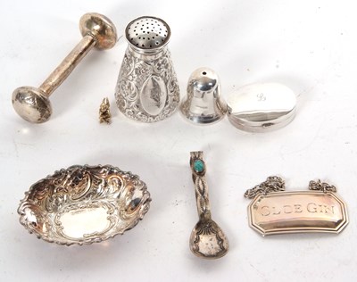 Lot 82 - Mixed Lot: A Victorian silver pepper,...