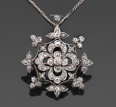 Lot 394 - A late 19th / early 20th century diamond...