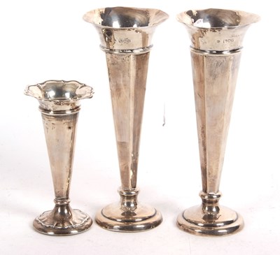 Lot 133 - Mixed Lot: Pair of Edwardian silver trumpet...