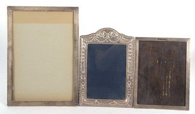 Lot 148 - Mixed Lot: Large silver photograph frame with...