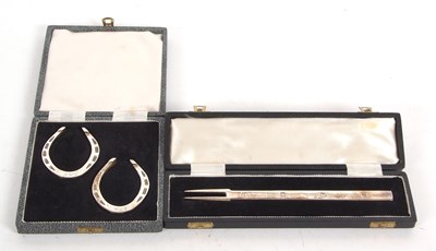 Lot 177 - Mixed Lot: Cased pair of silver horseshoe...