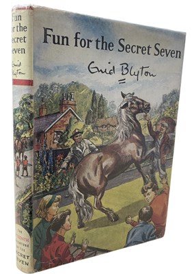 Lot 262 - ENID BLYTON: FUN FOR THE SECRET SEVEN,...