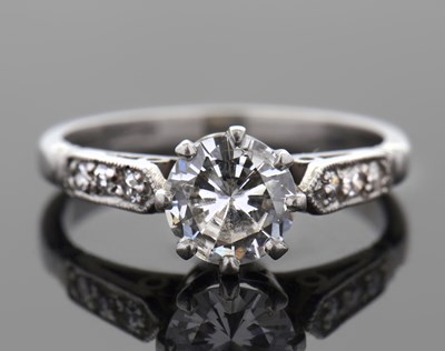 Lot 399 - An early 20th century diamond solitaire ring,...