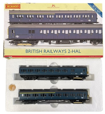 Lot 32 - A boxed Hornby 00 gauge R2677 S10795 S...