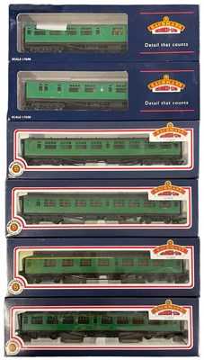 Lot 10 - A collection of boxed Bachmann 00 gauge...