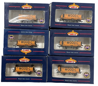 Lot 11 - 6 x boxed Bachmann 00 gauge 5 plank wagons, 37-...