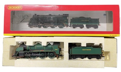 Lot 31 - A boxed Hornby 00 gauge R2620 SR 4-6-0 Class...