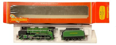 Lot 40 - A boxed Hornby 00 gauge R380 SR Schools Class...