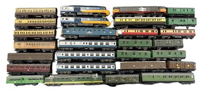 Lot 83 - A collection of various 00 gauge corridors