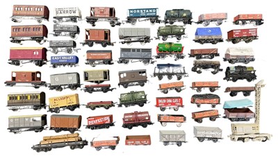 Lot 86 - A collection of various 00 gauge corridors /...