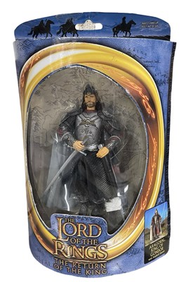 Lot 119 - A boxed Lord of the Rings Aragorn figurine