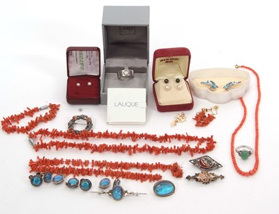 Lot 432 - A mixed lot of jewellery: to include a Lalique...