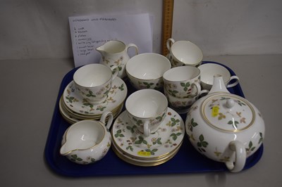 Lot 29 - Quantity of Wedgwood Wild Strawberry table wares