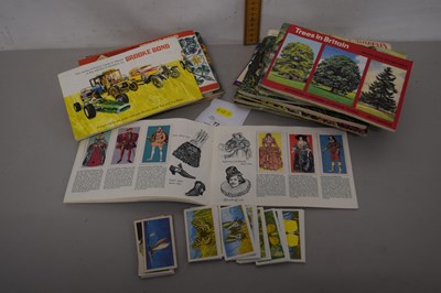 Lot 72 - Quantity of albums of Brooke Bond tea cards