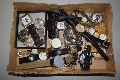 Lot 112 - Box of wristwatches