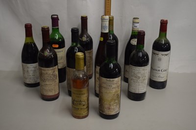 Lot 160 - Mixed Lot: Twelve bottles of assorted wine