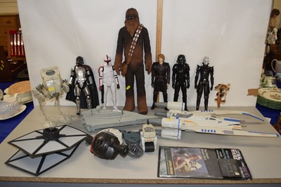 Lot 188 - A collection of varous Star Wars figures and toys