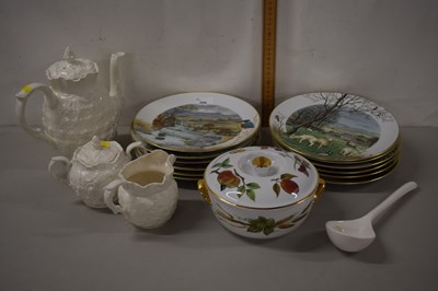 Lot 208 - Collection of Royal Worcester wall plates plus...