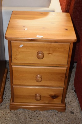 Lot 280 - Pine three drawer bedside chest