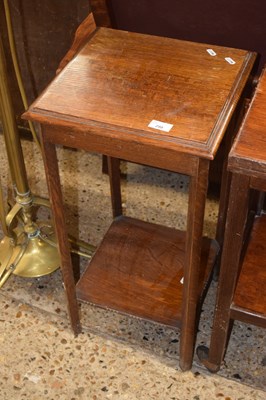 Lot 298 - Small square oak ocasional table