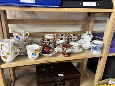 Lot 555 - Mixed lot of assorted tea wares