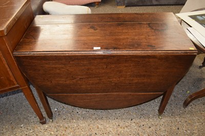 Lot 322 - 19th century oak oval drop leaf dining table