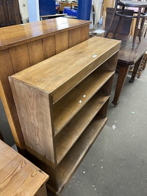 Lot 753 - Pine bookcase