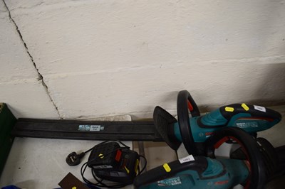 Lot 1004 - Bosch electric hedge cutter