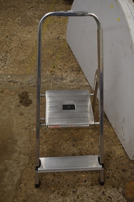 Lot 1065 - Metal step ladder