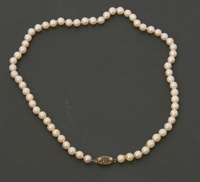 Lot 207 - A cultured pearl necklace with 9ct clasp, the...