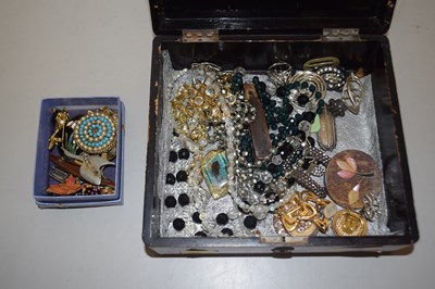 Lot 109 - Box of assorted costume jewellery