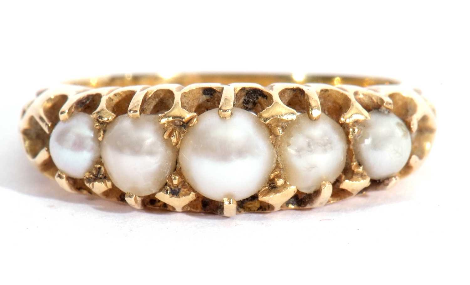 Lot 1 - Antique grey pearl ring featuring five...