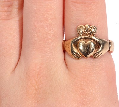 Lot 3 - 9ct gold claddagh ring, London 1960, 5.3gms,...