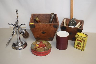 Lot 162 - Mixed Lot: Various brass wares, wooden...