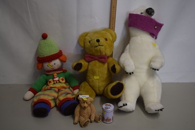 Lot 171 - Group of various soft toys and further teddy...