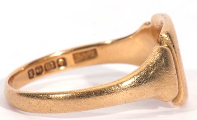 Lot 10 - Antique 18ct gold signet ring, the shaped...