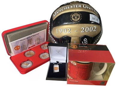 Lot 252 - A mixed lot of Manchester United Football Club...