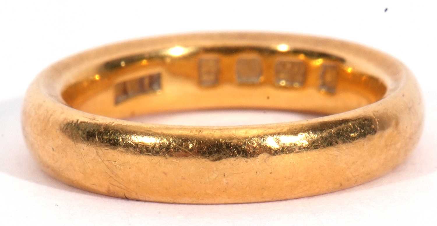 Lot 21 - Antique 22ct gold wedding ring of plain...
