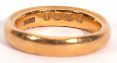Lot 21 - Antique 22ct gold wedding ring of plain...