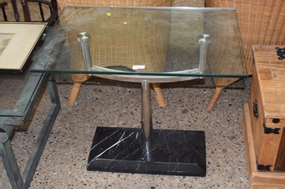 Lot 322 - Modern glass topped lamp table