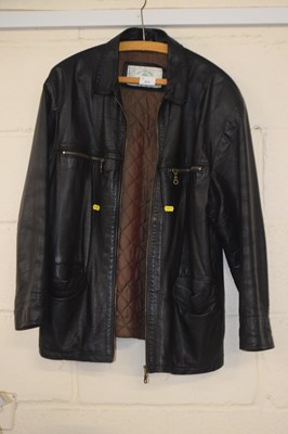 Lot 371 - A gents black leather jacket