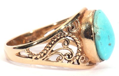 Lot 41 - Yellow metal and natural turquoise stone ring,...