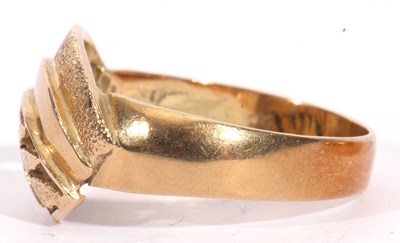 Lot 43 - Mixed Lot: 22ct gold wedding ring of plain...