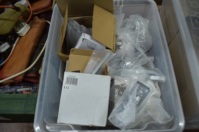 Lot 1061 - Mixed box of various door ironmongery